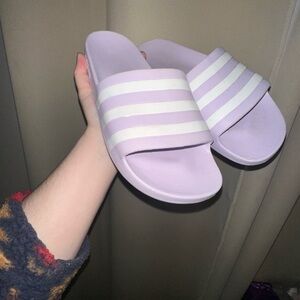 Adidas Adilette Aqua slide sandal in clear lilac/white purple women’s size 9